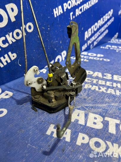 Задний правый замок двери Hyundai Accent седан