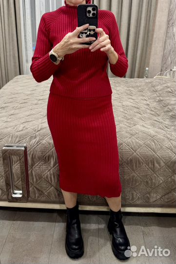 Костюм красный юбка и кофта шерсть 46р-р