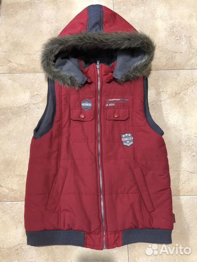 Жилетка утепленная с капюшоном