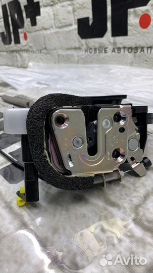 Замок двери передний левый Infiniti Fx37 S51 3.7