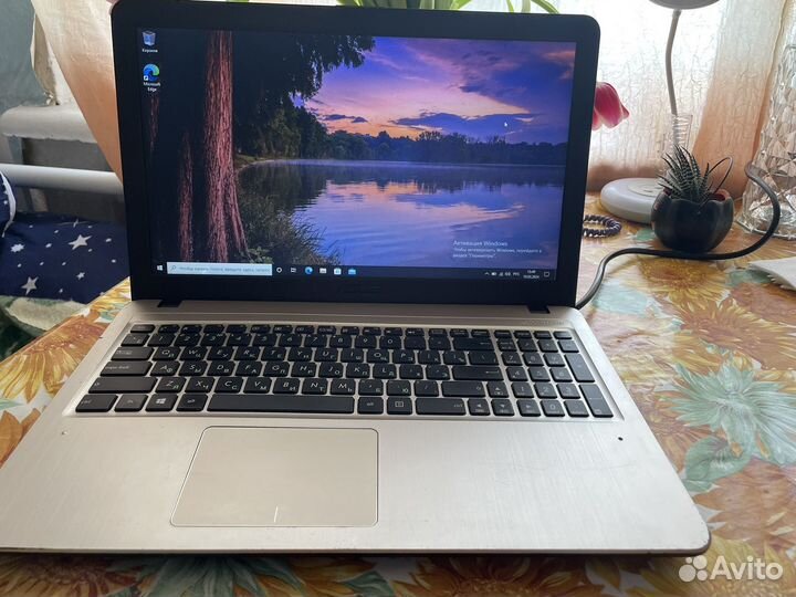 Ноутбук asus D540N