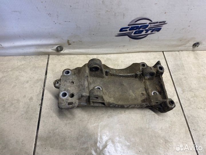 Кронштейн компрессора кондиционера Citroen C5