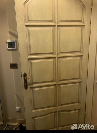 Дверь входная деревянная дубовая