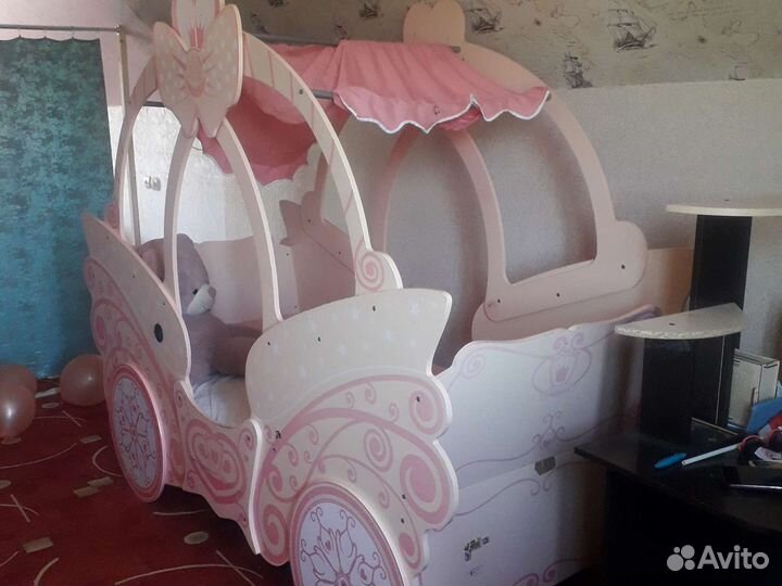 Детская кровать карета