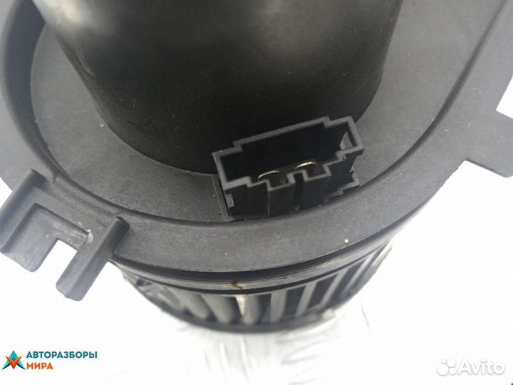 Моторчик печки Volkswagen Golf 4 2002 1J1819021C