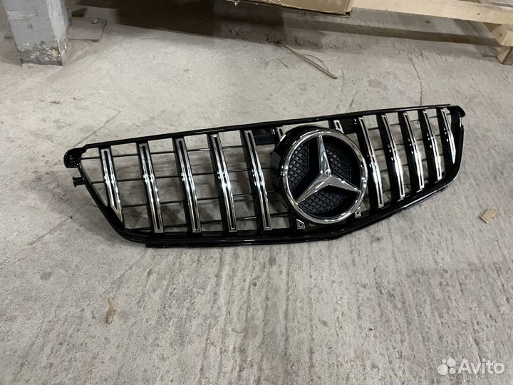 Решетка радиатора mercedes w204 2006-2015г