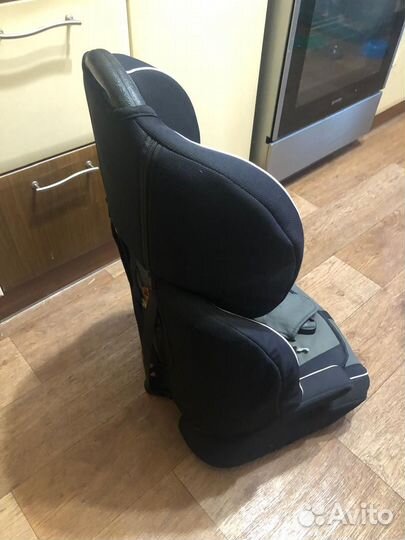Автомобильное кресло