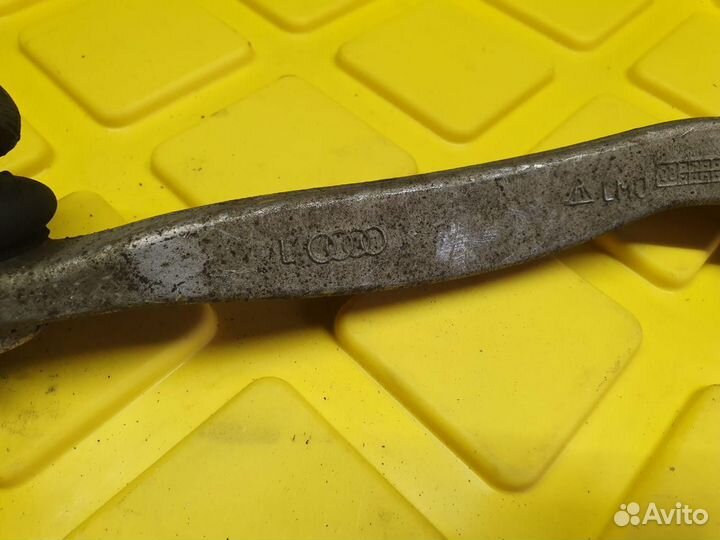 Рычаг передний левый верхний Audi A8 4E0407509F