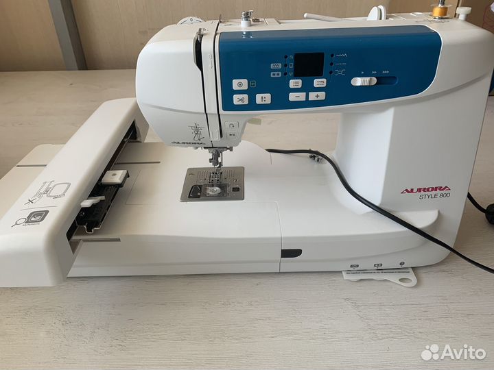 Швейно вышивальная машина aurora