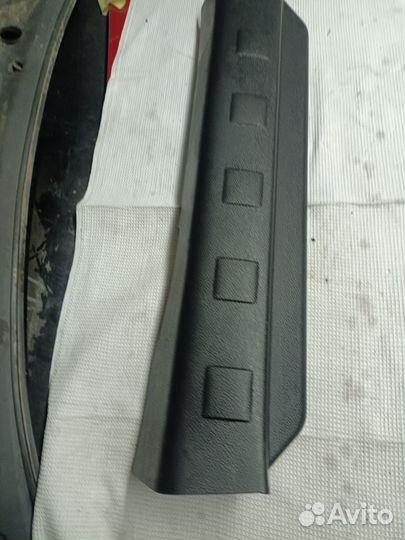 Накладка на порог Nissan X-Trail 2008 76951JG00A T