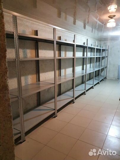 Металлический стеллаж полки