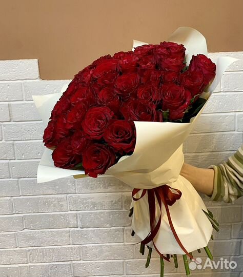 Букет 51 роза. Бесплатная доставка по Калуге
