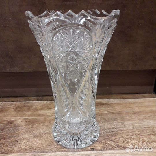 Хрустальная ваза