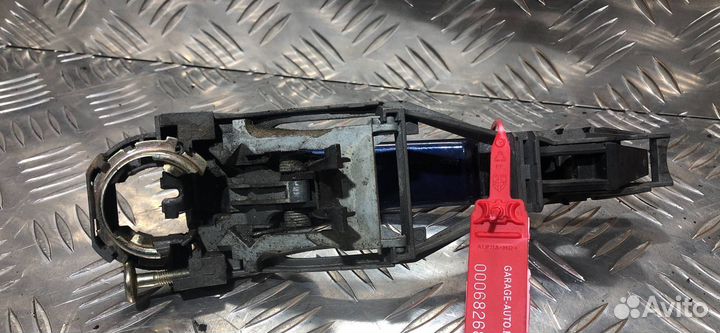 Ручка наружная двери передней левой Volkswagen