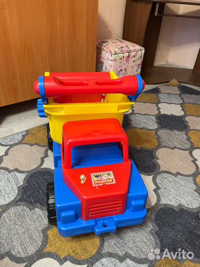 Самосвал большой