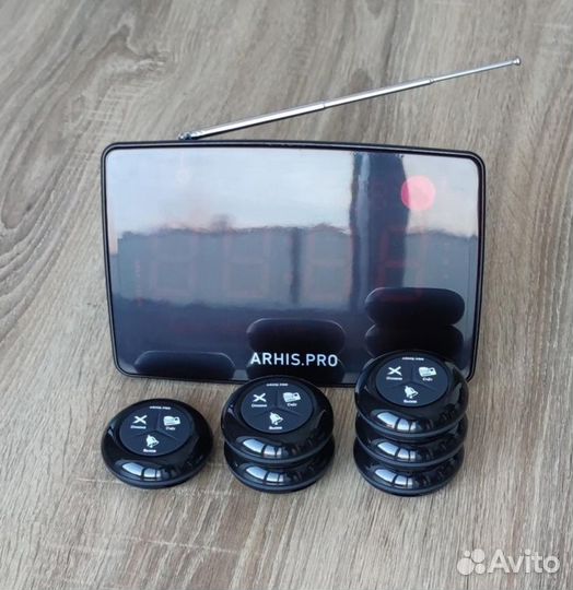 Влагозащищенная кнопка вызова персонала и табло