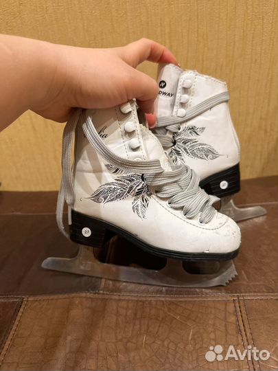 Коньки фигурные детские 27 размер