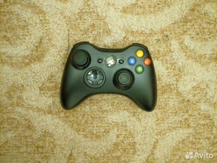 Иксбокс 360 + 2 джойстика и 3 игры