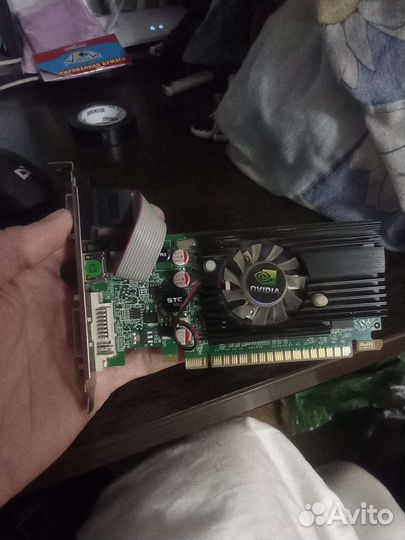 Видеокарты, жесткие диски, процессор, подставка