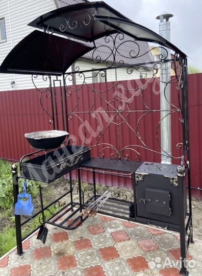 Мангал с крышей