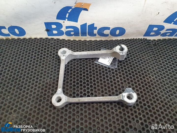 81418200234 Проставка кронштейна топливного бака