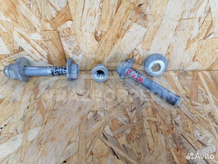 Болт развала задних колес Nissan X-Trail