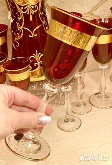 Бокалы цвет гранат с золотом. Богемия