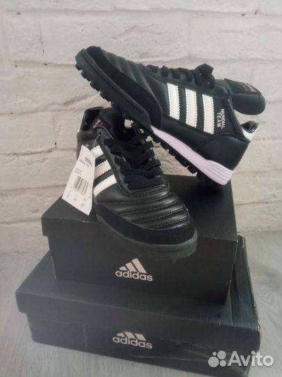 Футбольные бутсы adidas Mundial