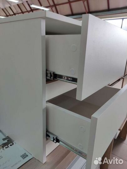 Тумба прикроватная