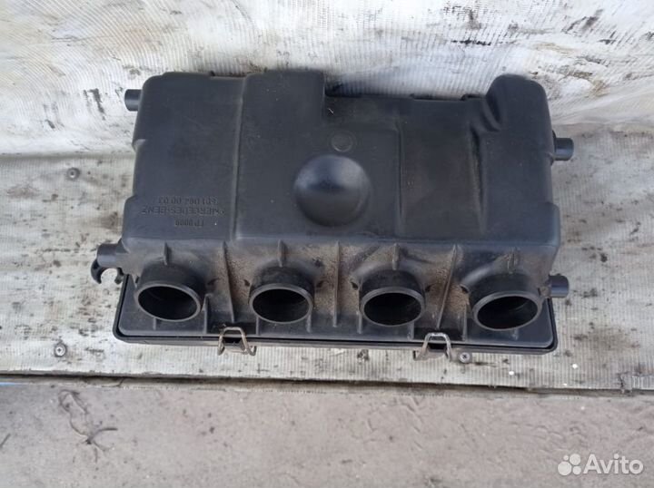 Корпус воздушного фильтра ом601 2.0 w124 Mercedes