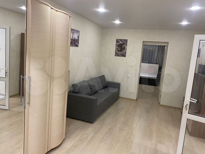 2-к. квартира, 49 м², 1/3 эт.