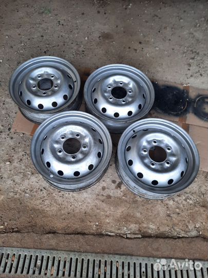 Стальные диски r16 нива