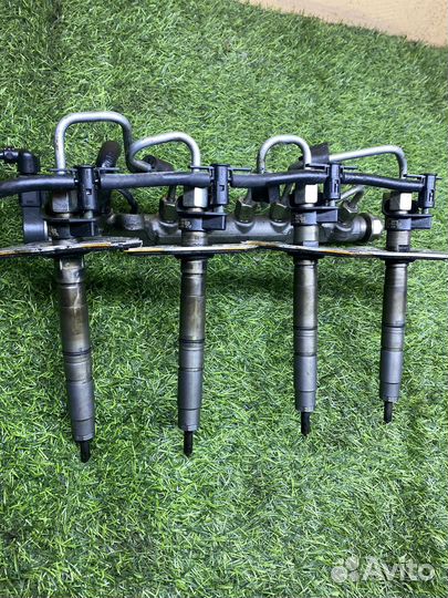 Форсунка дизельная Volkswagen Passat 03L130277