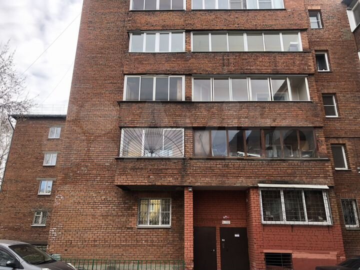 2-к. квартира, 49 м², 1/6 эт.