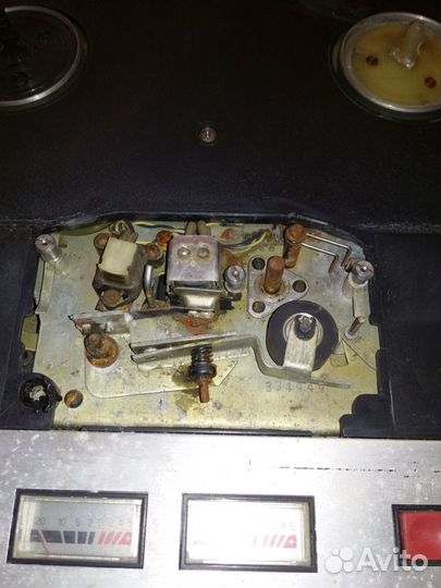 Катушечный магнитофон 