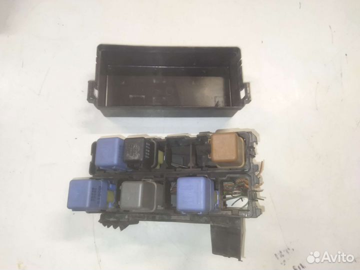 Блок предохранитель Nissan Maxima A32