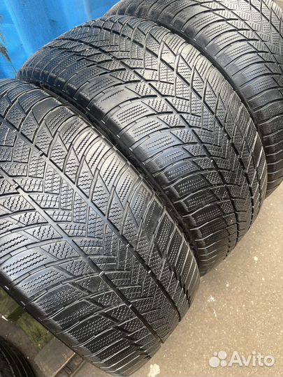 Bridgestone Blizzak LM-001 285/45 R21 113V