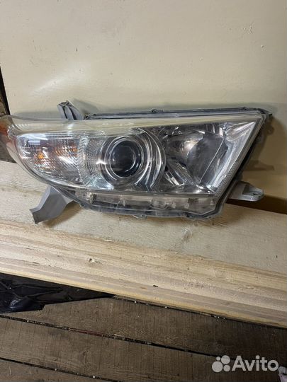 Фара правая toyota highlander 2012 г