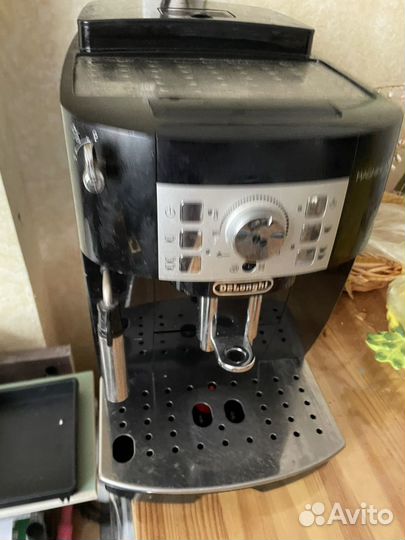 Кофемашина delonghi magnifica s