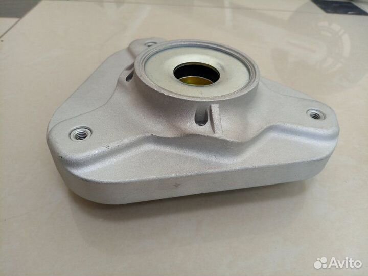 Опора переднего амортизатора Mercedes-Benz E-Class