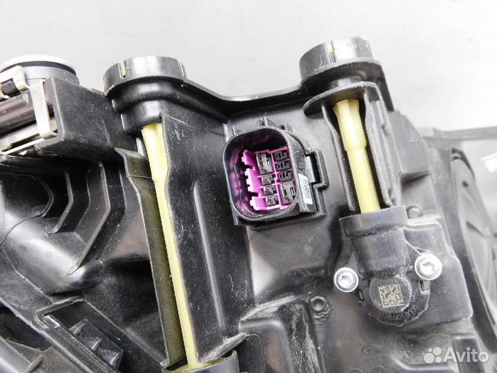 Фара левая Audi Q3/RS Q3