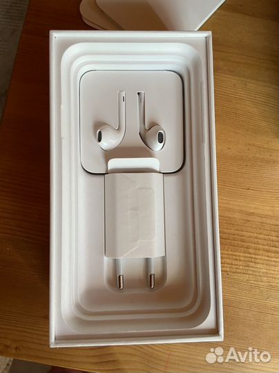 Коробка от iPhone 11