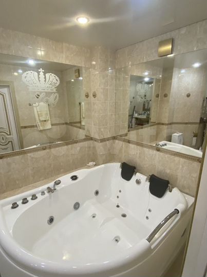 2-к. квартира, 65 м², 13/16 эт.