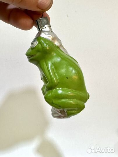 Редкая елочная игрушка Лягушка со стрелой