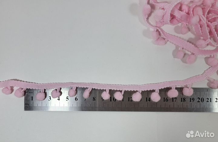 Тесьма с помпонами розовая