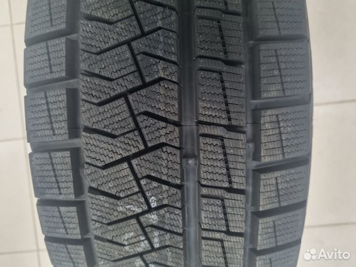 Pirelli Formula Ice FR 205/55 R16 94T