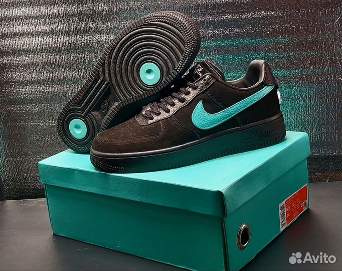 Tiffany & Co. x Nike Air Force 1 Low, Нубук