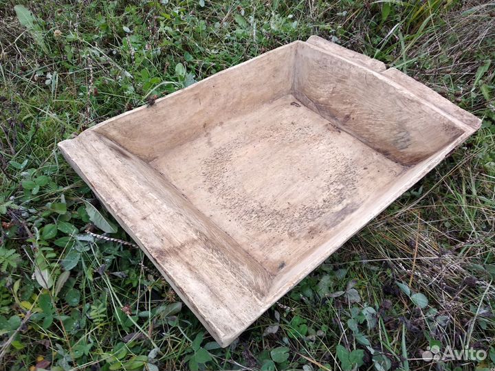 Старинные деревянные корыта