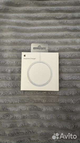 Зарядка на iPhone magsafe