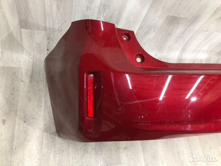 Бампер зад. toyota prius alpha